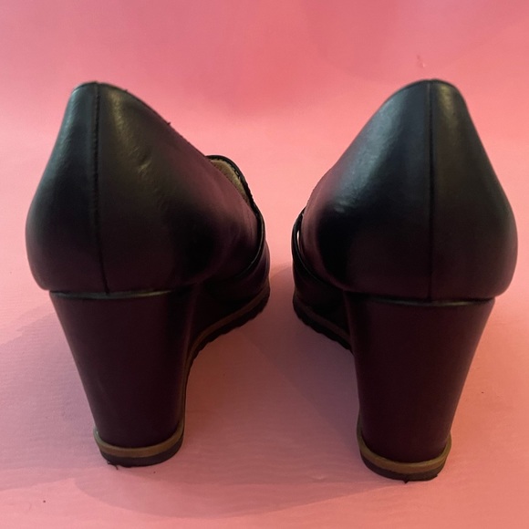 NWOT. Black leather wedges by Naturalizer. Never worn. - Picture 4 of 9